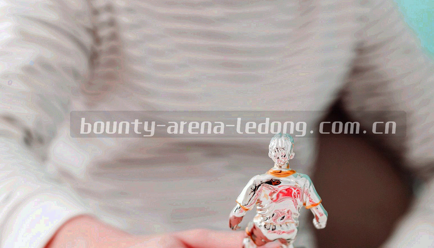 深色空间中亮起的多个通信光点与连线抽象图